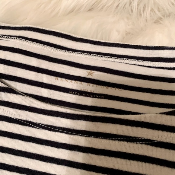 Banana Republic Boat-Neck Long Sleeve Shirt - Picture 4 of 4